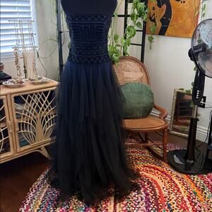 BCBGMaxAzria Navy & Black Tulle Overlay Crochet Bodice Strapless Dress & Cape
